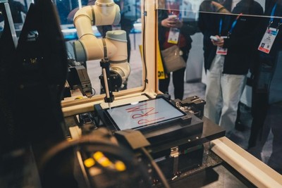 精实测控CES 2025闪耀登场 以AI与柔性制造，重塑工业未来